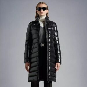 LONG DOWN JACKET Montcler worn 2 times. SIZE 1